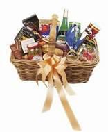 Large Gourmet Basket - Wine and goodies