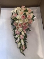 Rose Trailing Bouquet