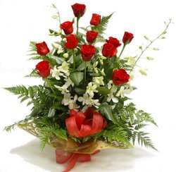 Bouquet of  10  roses and orchids