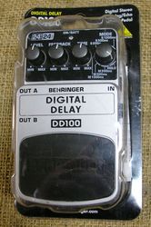 Behringer Digital Delay pedal