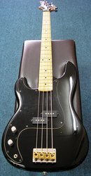Hondo Fame Bass Guitar