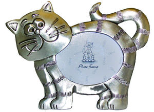 P57422C Pewter look cat picture frame